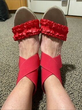 CHARLESTON SHOE CO. Red Ruffle & Crisscross Elastic Sandals